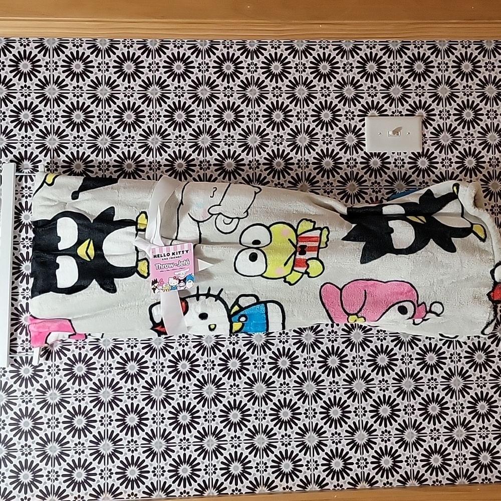 New Hello Kitty and Friends Throw